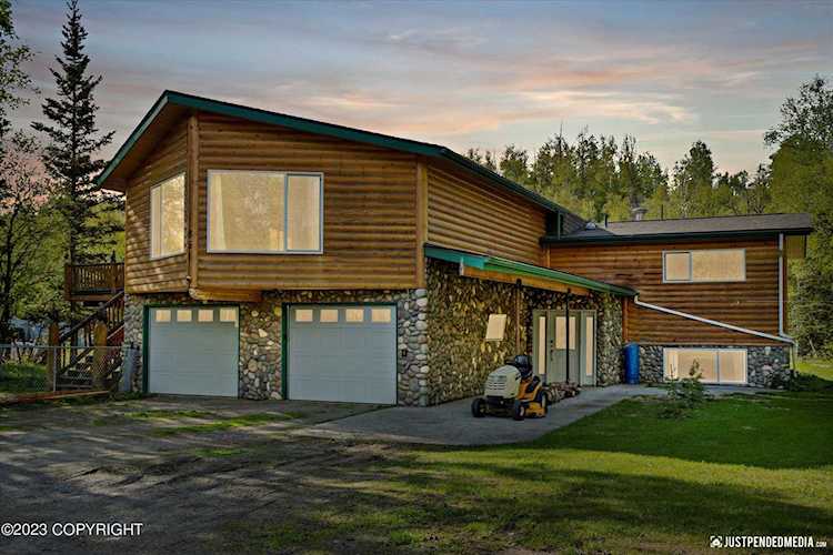 851 E Creekside Dr Wasilla, AK 99654