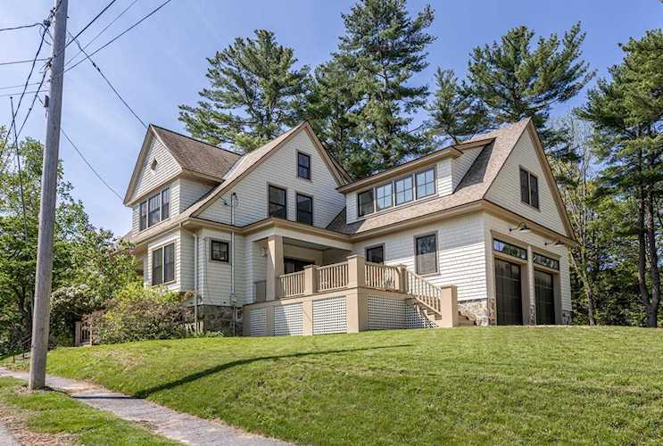 2 Summit Rd Cape Elizabeth, ME 04107