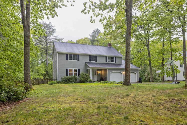 11 Mere Ln Kennebunk, ME 04043