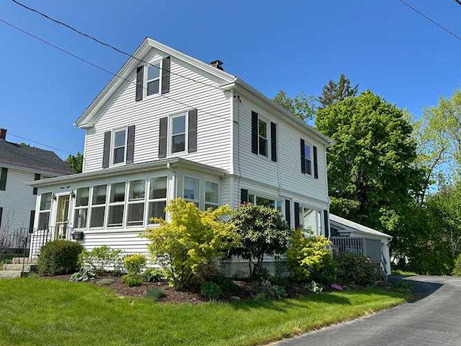 28 Mountainview Ave Bangor, ME 04401