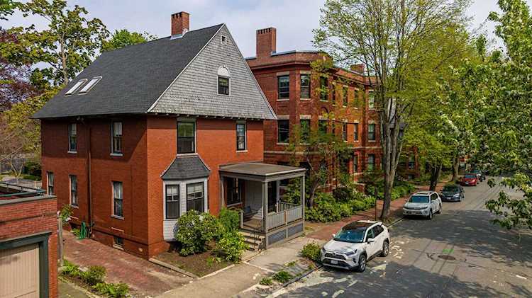 90 Neal St Portland, ME 04102