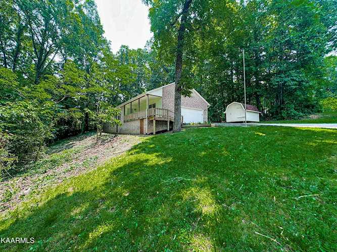 401 Den Ln Heiskell, TN 37754