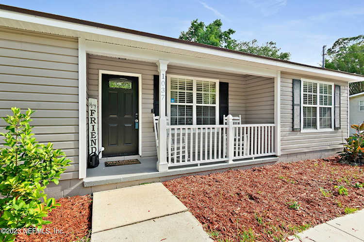 1037 W 15th ST St Augustine, FL 32084
