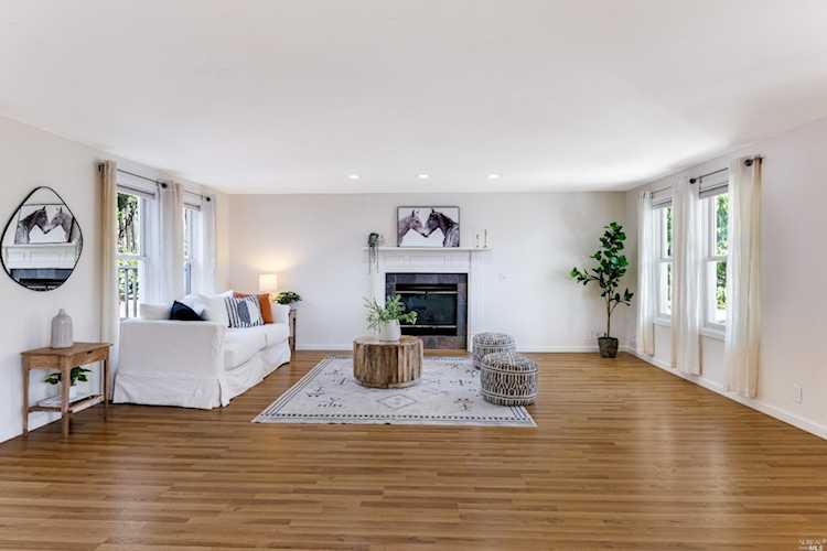335 West I Street Benicia, CA 94510