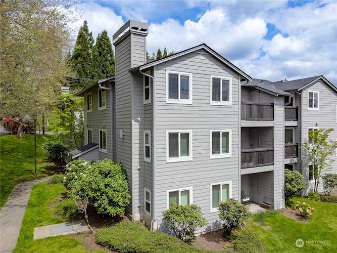 6700 NE 182nd St #D304 Kenmore, WA 98028