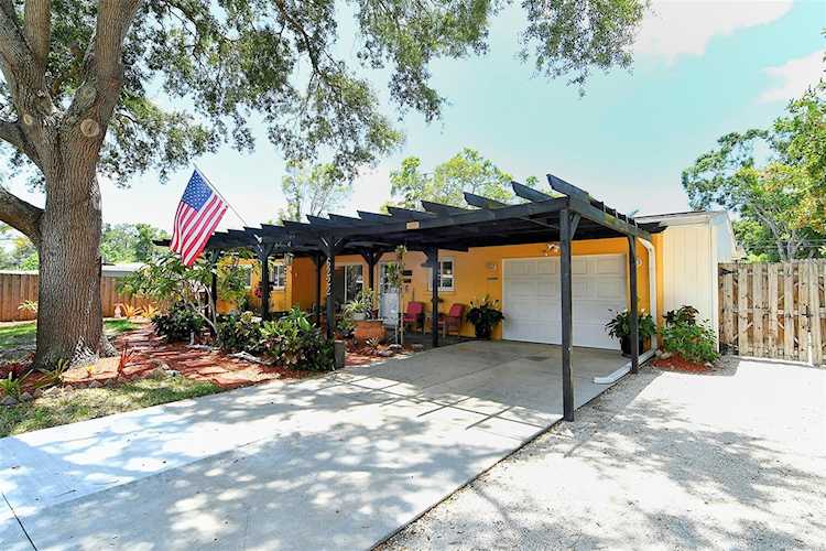 6222 Olive Ave Sarasota, FL 34231
