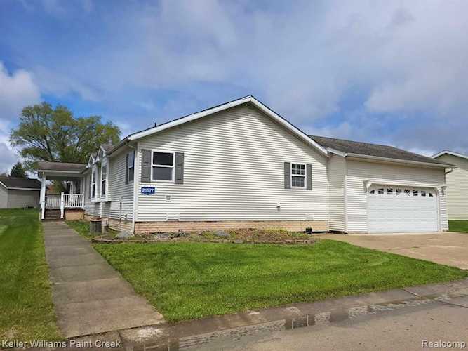 21577 Notre Dame Macomb, MI 48044
