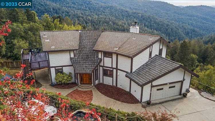 26020 Highland Way Los Gatos, CA 95033