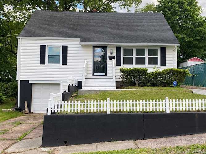 14 Westerfield Rd Hamden, CT 06514