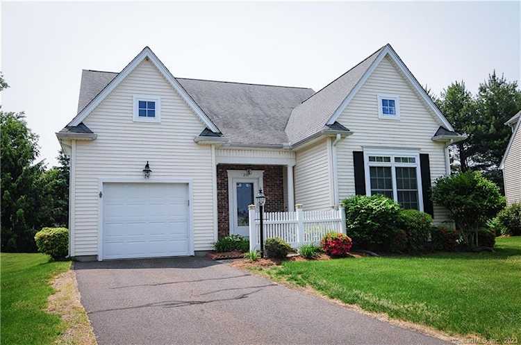 250 Kenswick Ln Windsor, CT 06095