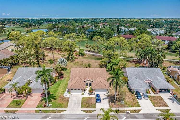 625 Saint Andrews Blvd #110-L Naples, FL 34113