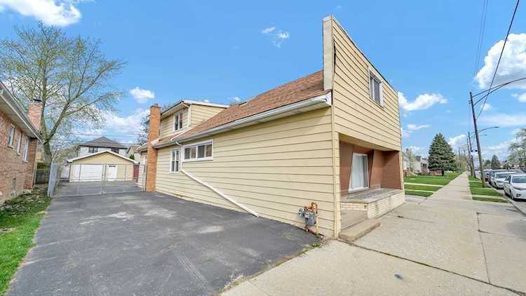 10742 S Kedzie Ave Chicago, IL 60655