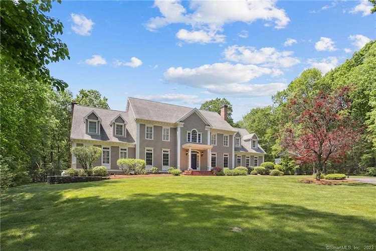 50 Hunters Way Hamden, CT 06518