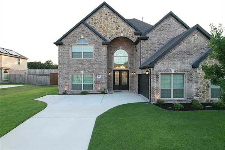 105 Wild River Court DeSoto, TX 75115