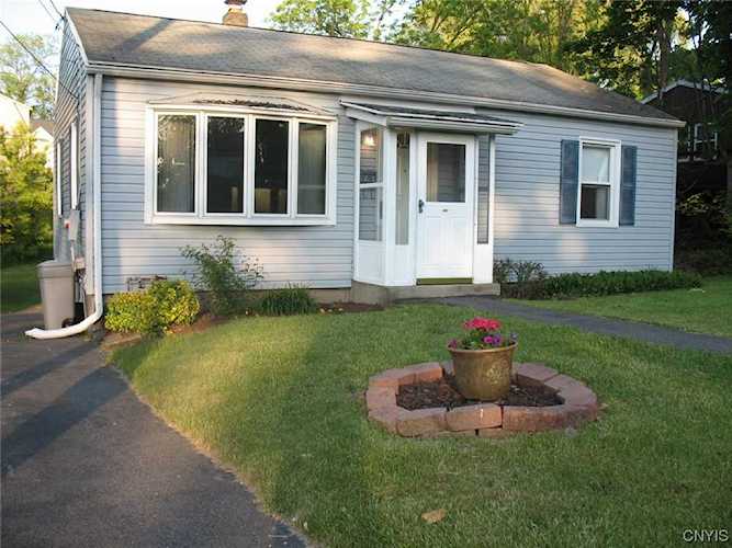 131 Hughes Place Syracuse, NY 13210
