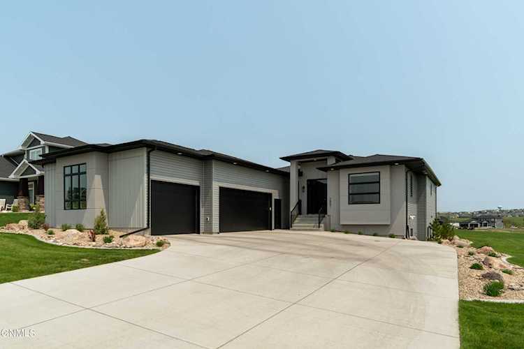 3807 Monreo Dr Bismarck, ND 58503