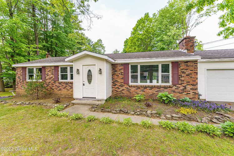 58 Merritt Rd South Glens Falls, NY 12803