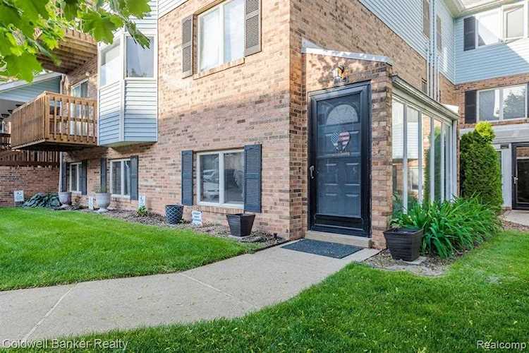 192 Pinewood Dr Plymouth, MI 48170 | MLS 20230041215 Photo 1