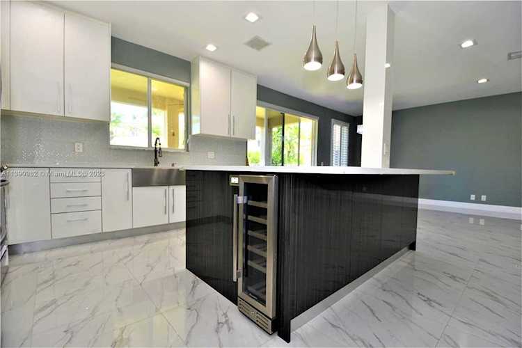 1417 Majesty Ter Weston, FL 33327