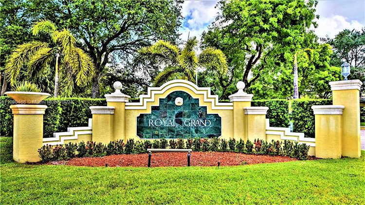 2600 S University Dr #124 Davie, FL 33328