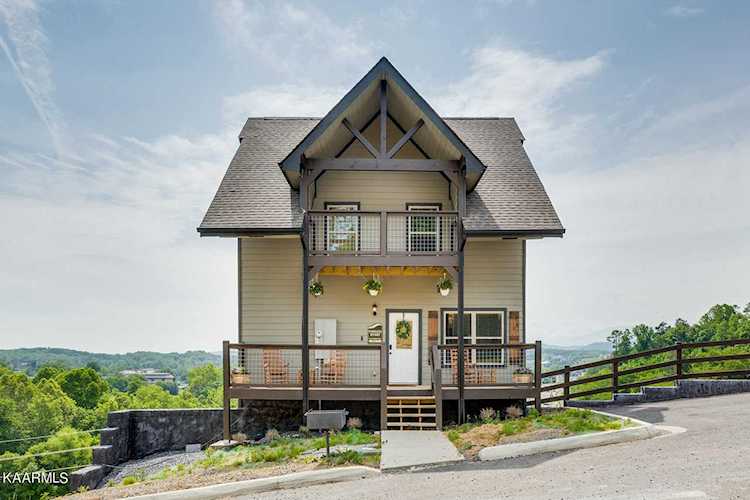 1654 Veterans Boulevard #17 Sevierville, TN 37862