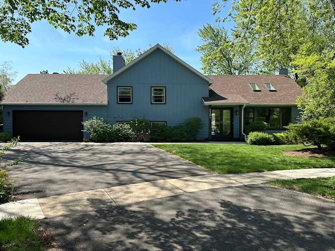 2351 Federal Circle Lindenhurst, IL 60046