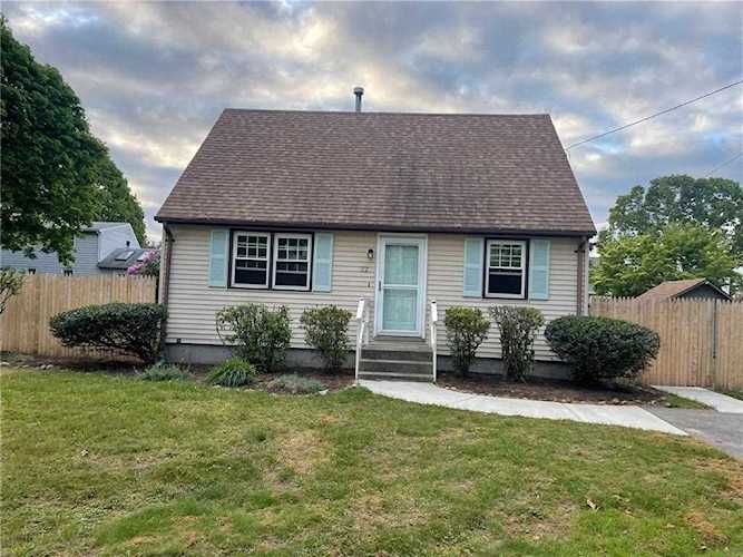 32 Tremont St Warwick, RI 02889