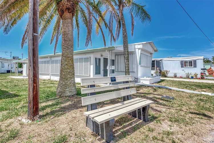 1891 Englewood Rd #27 Englewood, FL 34223