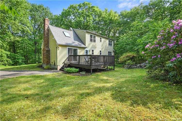 1130 Summit Rd in Cheshire, CT - Century 21 New England Photo 1