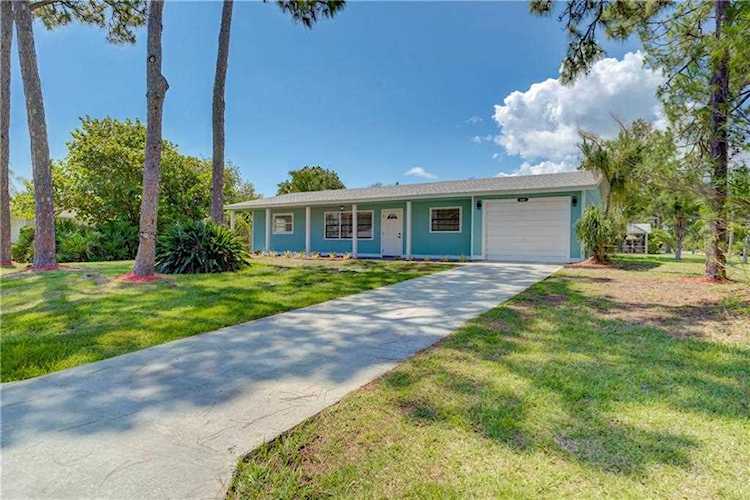 491 Avocado Sebastian, FL 32958