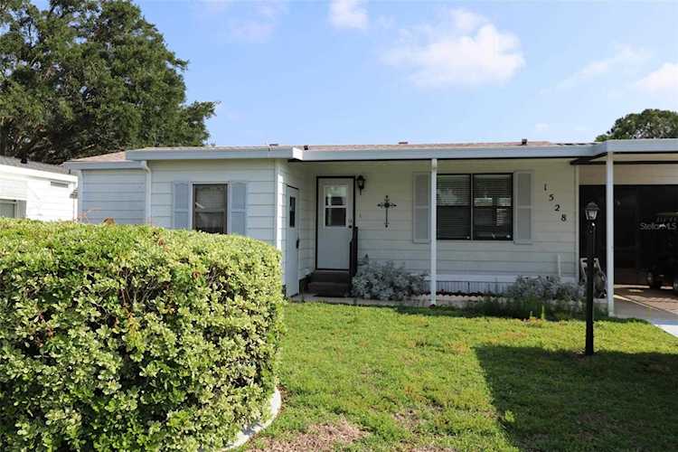 1528 W Schwartz Blvd Lady Lake, FL 32159
