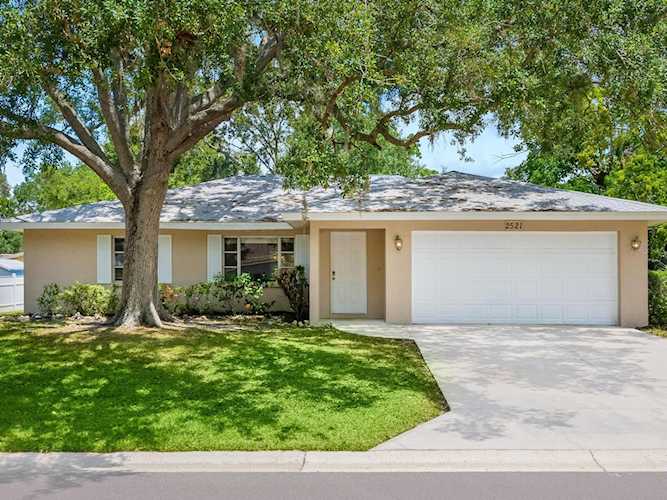 2521 Jamaica St Sarasota, FL 34231