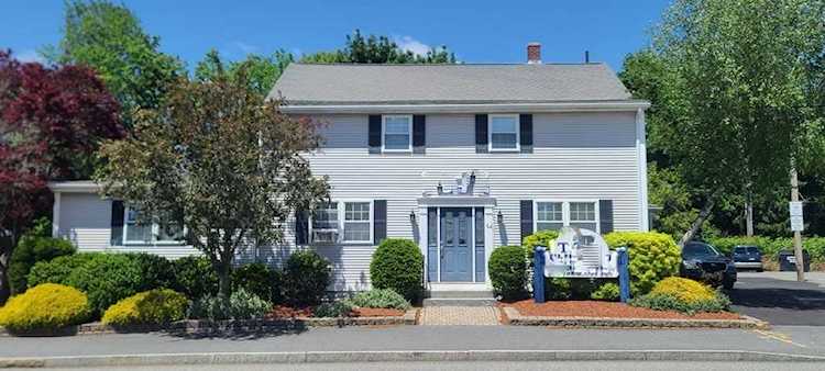 44 Maple Ave Shrewsbury, MA 01545