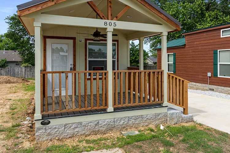 805 Strawberry Rogers, AR 72756