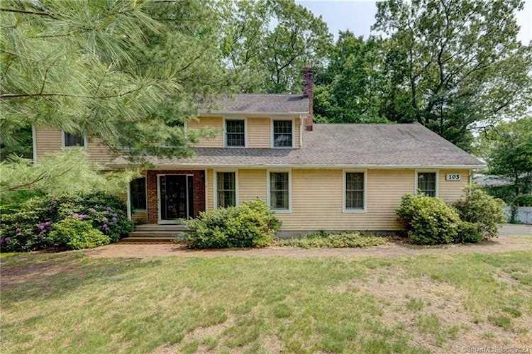 105 Fieldstone Dr Windsor, CT 06095