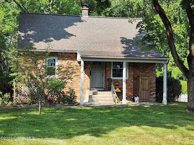 2829 Consaul Rd Schenectady, NY 12304