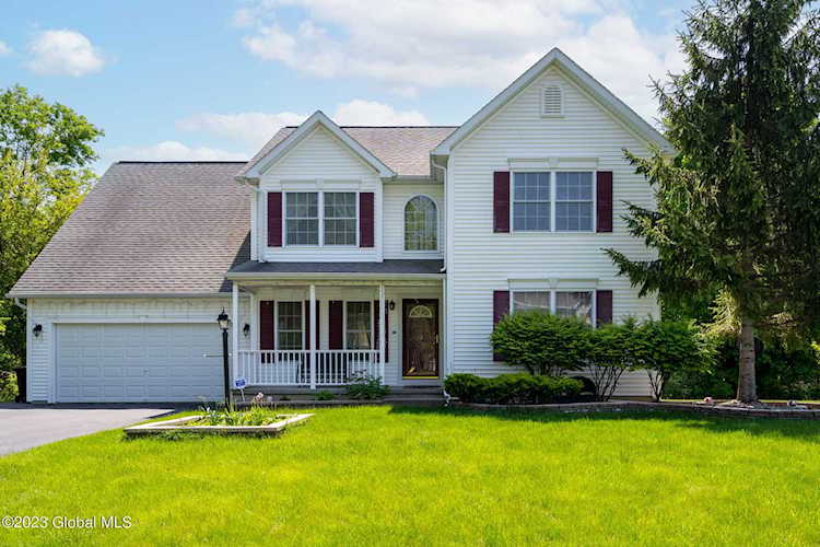 49 Valleywood Dr Glenville, NY 12302