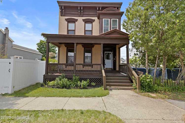 1341 5th Ave Watervliet, NY 12189