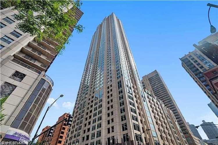 33 W Ontario St #P12-E19 Chicago, IL 60610