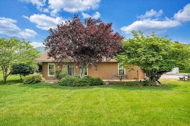 29 Thanksgiving Acres Lexington, VA 24450