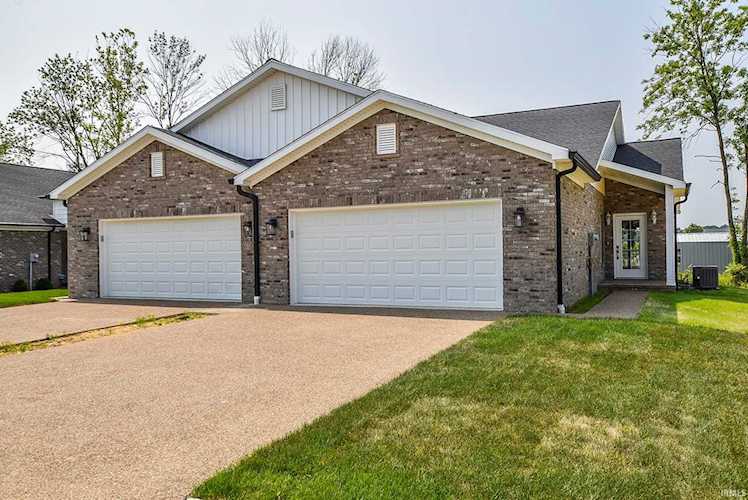8613 Pebble Creek Drive Newburgh, IN 47630