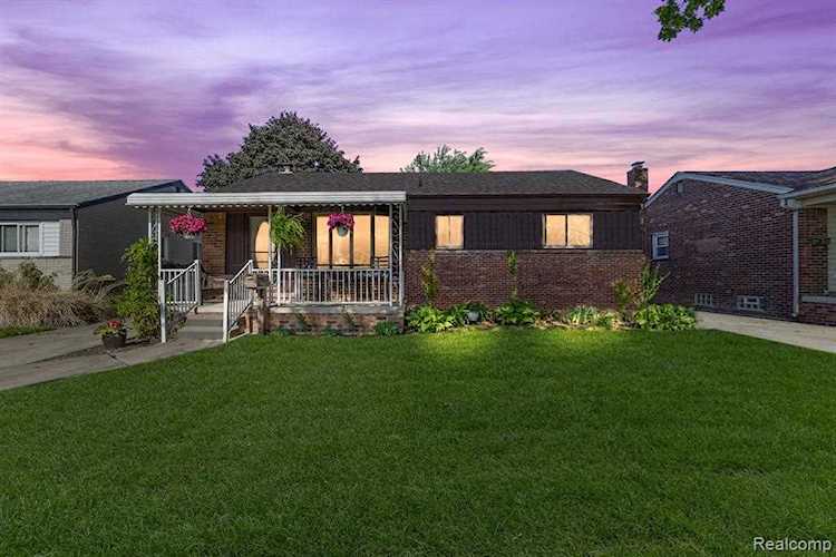 15091 Cameron St Southgate, MI 48195 home for sale, MLS#20230041312 | Dwellings Michigan Real Estate Photo 1