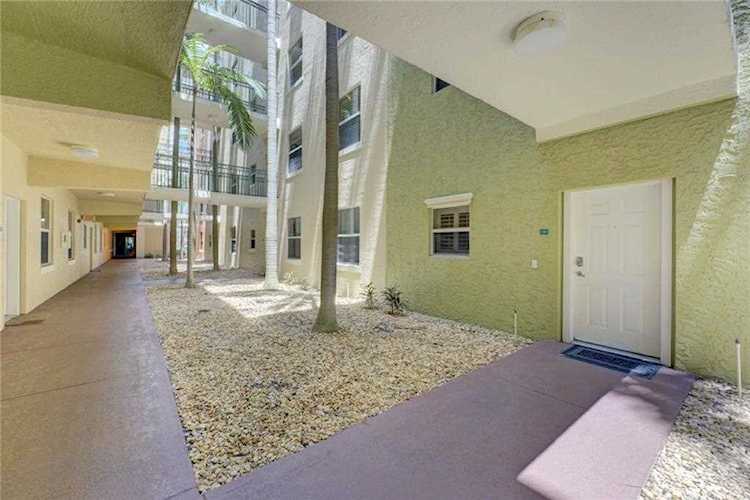 1640 Presidential Way #107 West Palm Beach, FL 33401