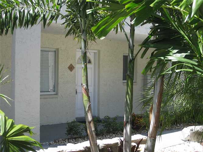 2704 2nd St #6 Indian Rocks Beach, FL 33785