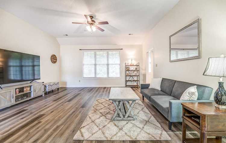 295 Walnut Gardens Dr Memphis, TN 38018