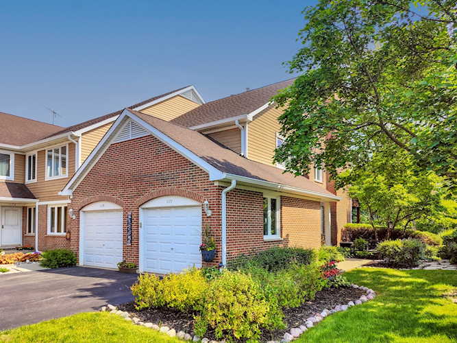 1177 S Linneman Rd #1177 Mount Prospect, IL 60056