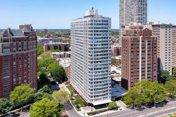 3900 N Lake Shore Dr #5F Chicago, IL 60613