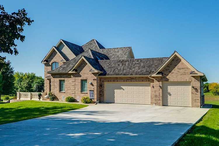 8301 Heather Ridge Dr Spring Grove, IL 60081