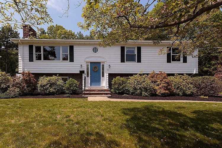 30 Collins Avenue Reading, MA 01867