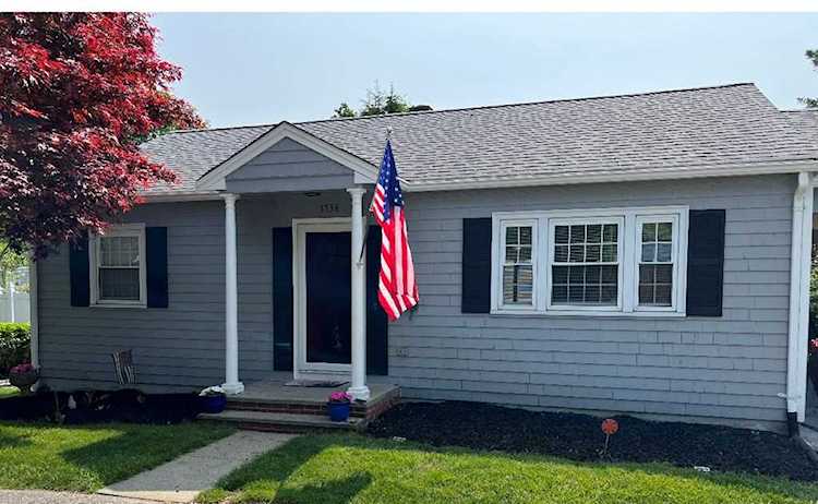 1738 County St Somerset, MA 02726